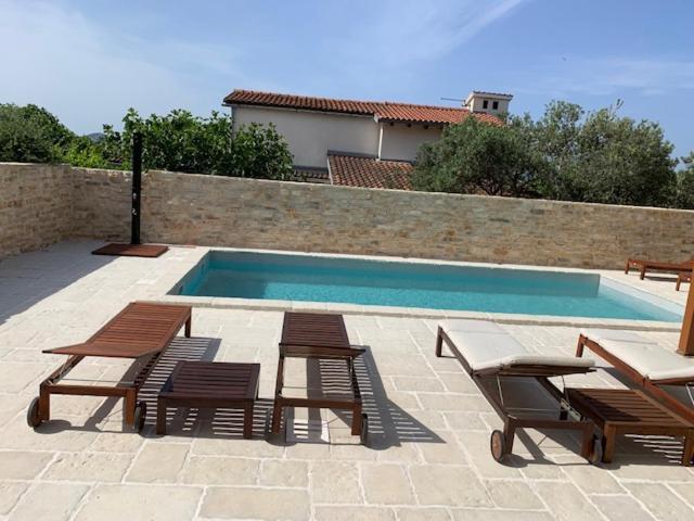 Olive Tree Apartments โวดีเซ ภายนอก รูปภาพ