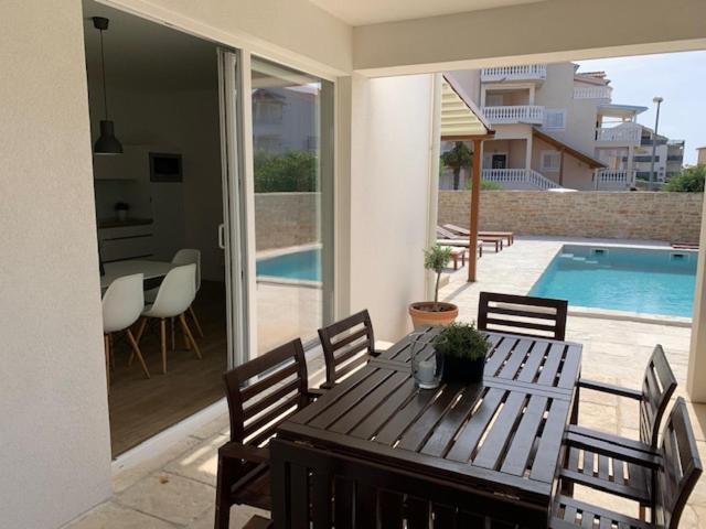 Olive Tree Apartments โวดีเซ ภายนอก รูปภาพ