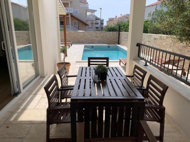 Olive Tree Apartments โวดีเซ ภายนอก รูปภาพ