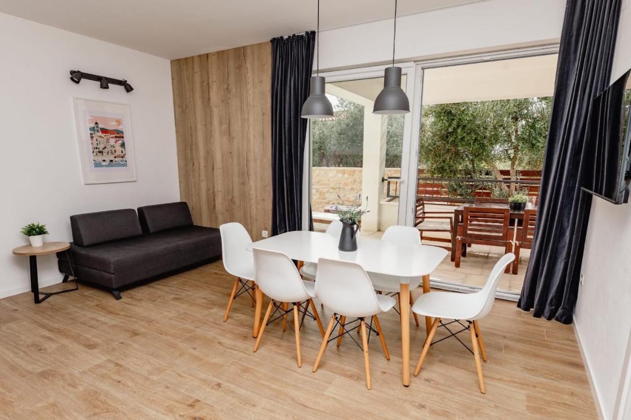 Olive Tree Apartments โวดีเซ ภายนอก รูปภาพ