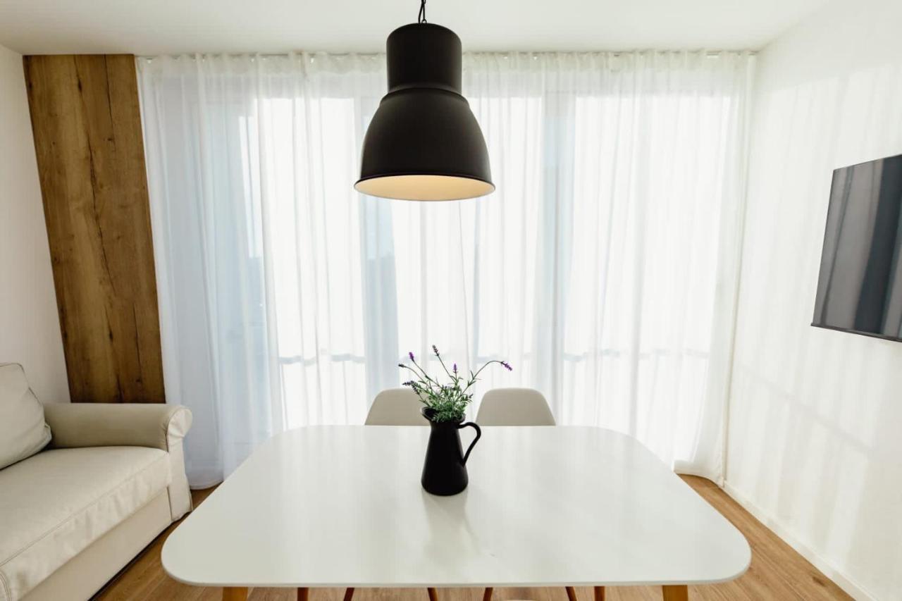 Olive Tree Apartments โวดีเซ ภายนอก รูปภาพ