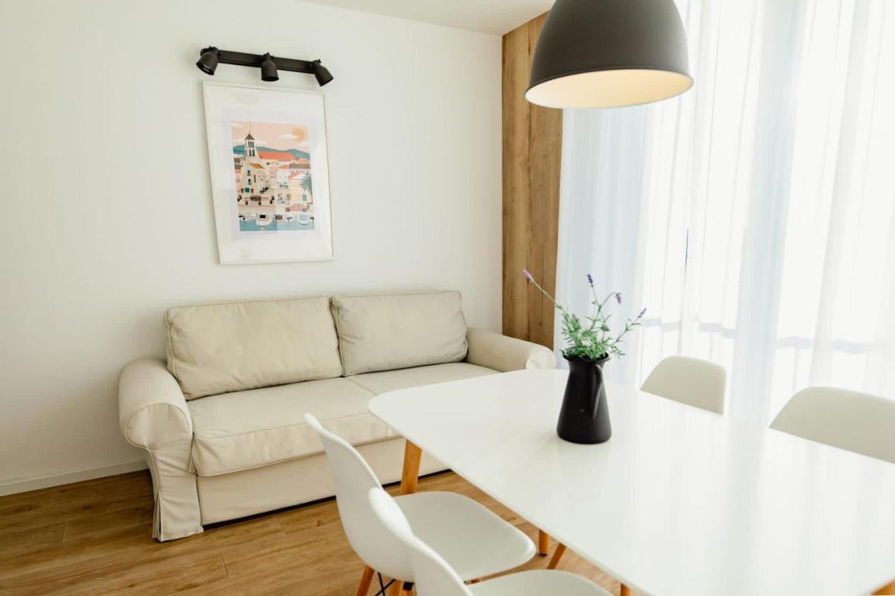 Olive Tree Apartments โวดีเซ ภายนอก รูปภาพ