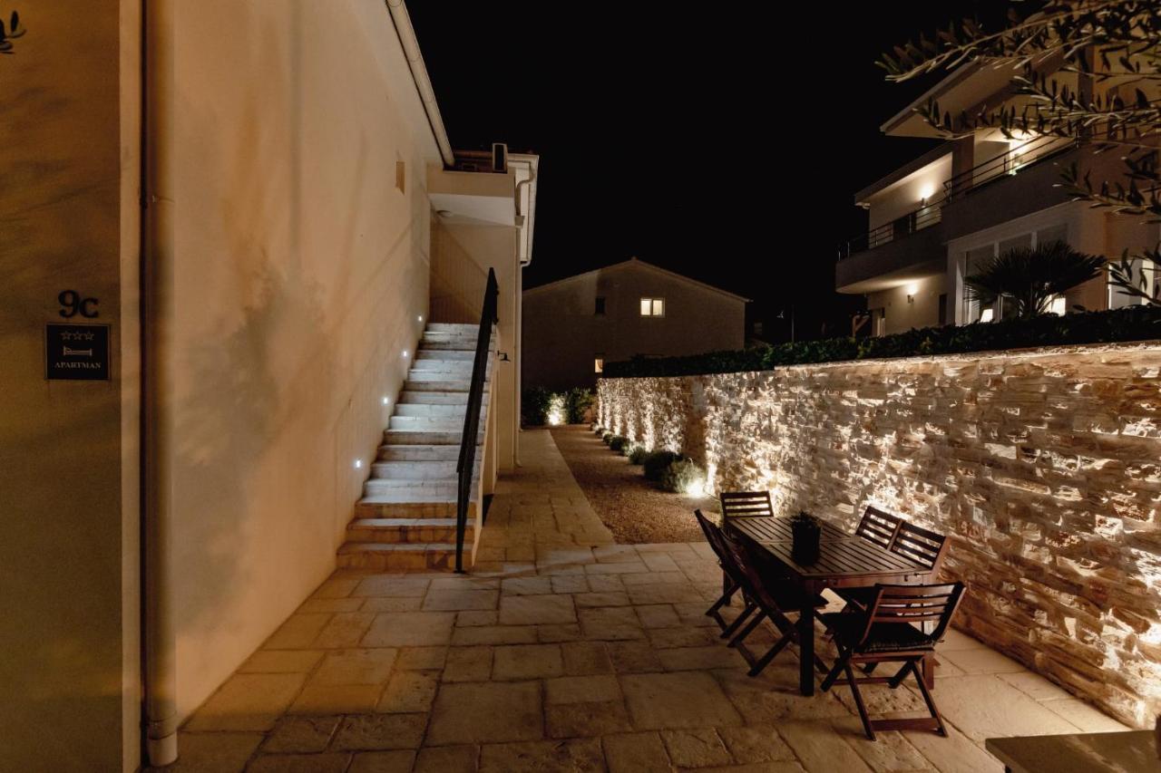 Olive Tree Apartments โวดีเซ ภายนอก รูปภาพ