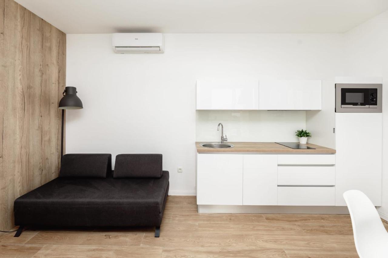 Olive Tree Apartments โวดีเซ ภายนอก รูปภาพ