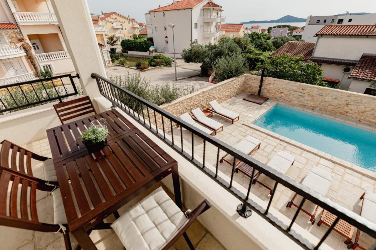 Olive Tree Apartments โวดีเซ ภายนอก รูปภาพ