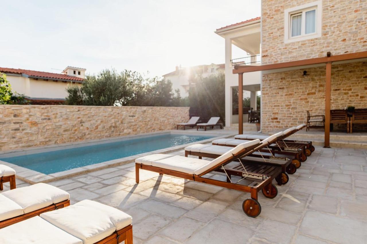 Olive Tree Apartments โวดีเซ ภายนอก รูปภาพ