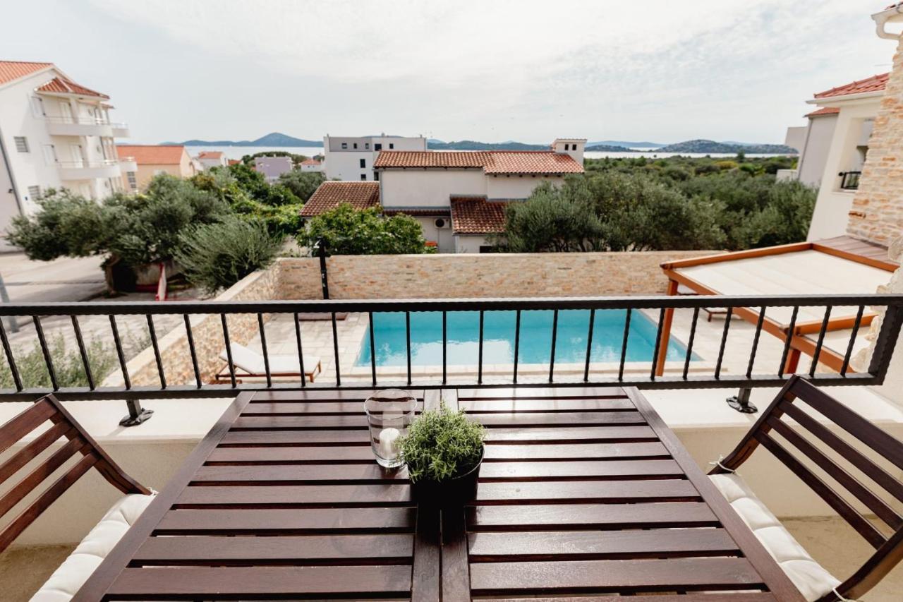 Olive Tree Apartments โวดีเซ ภายนอก รูปภาพ