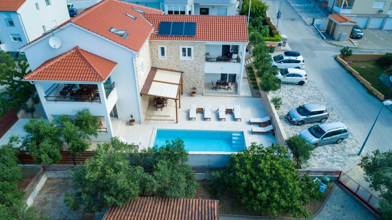 Olive Tree Apartments โวดีเซ ภายนอก รูปภาพ