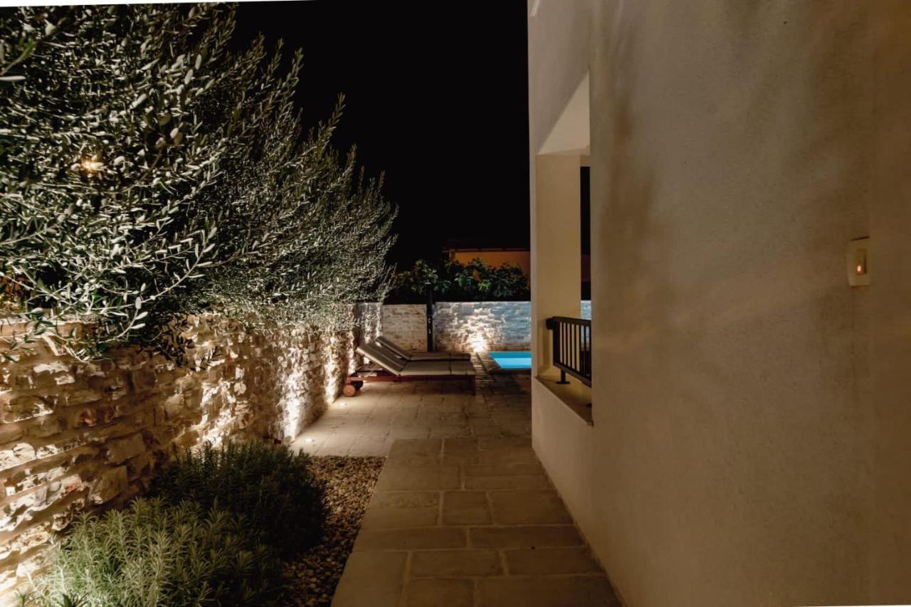 Olive Tree Apartments โวดีเซ ภายนอก รูปภาพ