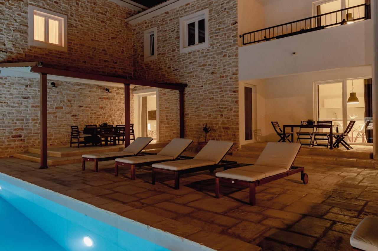Olive Tree Apartments โวดีเซ ภายนอก รูปภาพ