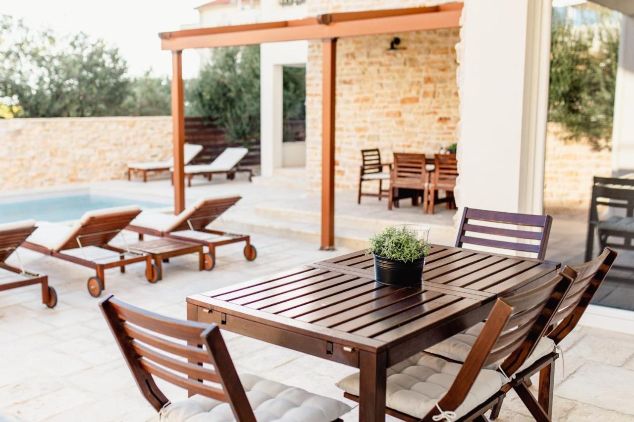 Olive Tree Apartments โวดีเซ ภายนอก รูปภาพ