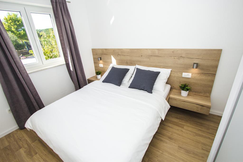 Olive Tree Apartments โวดีเซ ภายนอก รูปภาพ