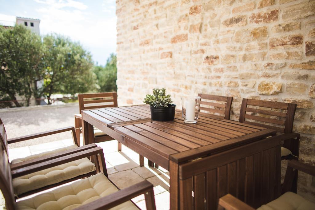 Olive Tree Apartments โวดีเซ ภายนอก รูปภาพ