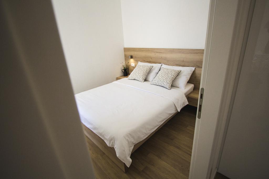 Olive Tree Apartments โวดีเซ ภายนอก รูปภาพ