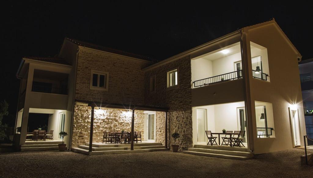 Olive Tree Apartments โวดีเซ ภายนอก รูปภาพ